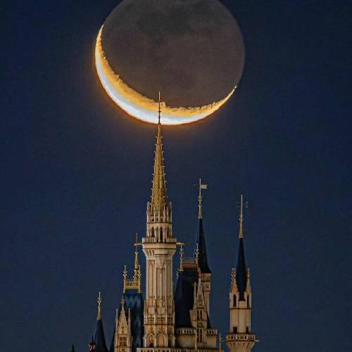 بذار همه برن لبات فقط سهم منه بذار همه برن نميذارم كسی بهت دست بزنه